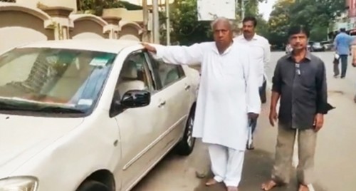 Stones pelted on house of senior Cong leader in Hyderabad
