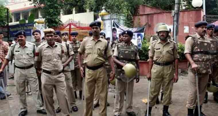 ఫోన్ ట్యాపింగ్ కేసులో పోలీసుల చర్యలు ముమ్మరం