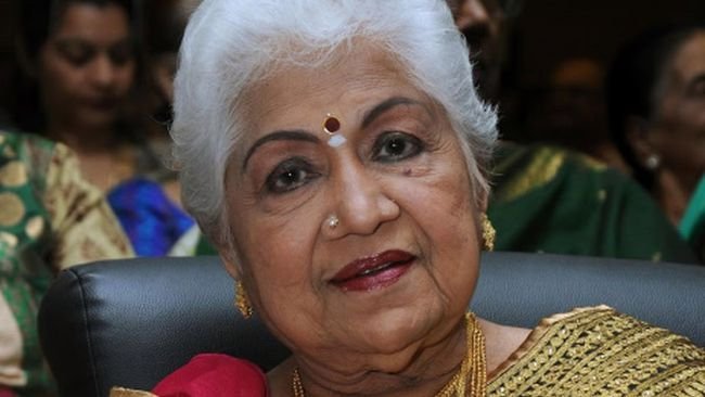 అస్వస్థతతో షావుకారు జానకి ఆస్పత్రిలో చేరిక