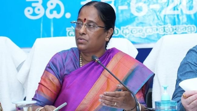 కాంగ్రెస్‌లో రాజుకున్న 'కొండా' వివాదం సస్పెన్షన్‌కు వ్యతిరేక వర్గం డిమాండ్
