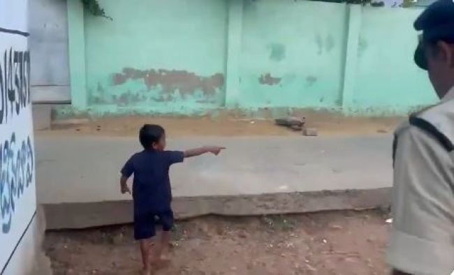 "మీరు వస్తున్నారని మా నాన్న బండి దాచిపెట్టాడు"