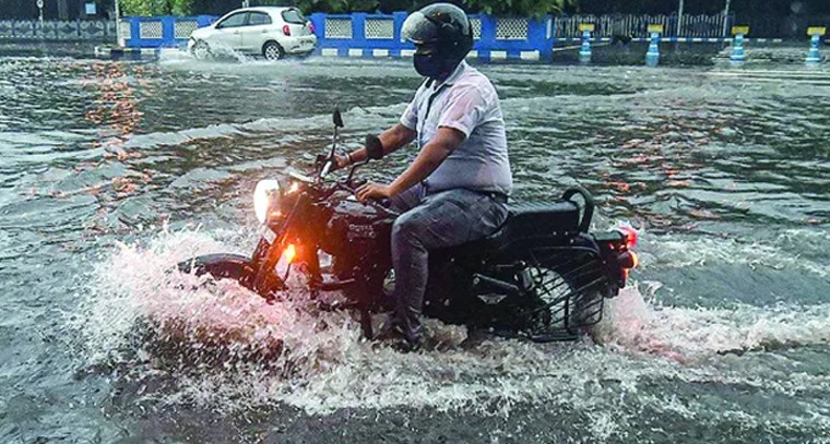 వర్షాల వేళ ఈ జాగ్రత్తలు తప్పనిసరి
