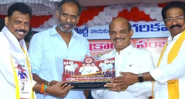 కార్లలో ఎయిర్‌బ్యాగ్స్‌పై కేంద్రం కీలక నిర్ణయం