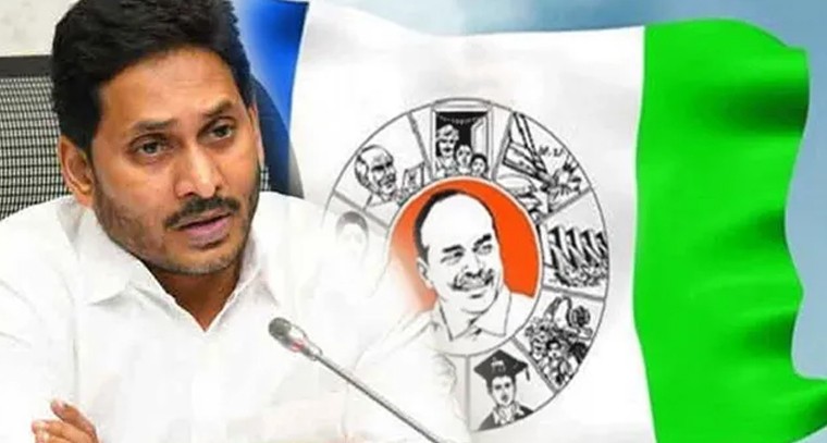 రీఎంట్రీలో సెంచరీతో అదరగొట్టిన పృథ్వీషా

