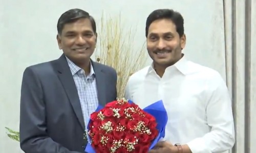 సీఎం జగన్ ను కలసిన నూతన డీజీపీ రాజేంద్రనాథ్‌ రెడ్డి