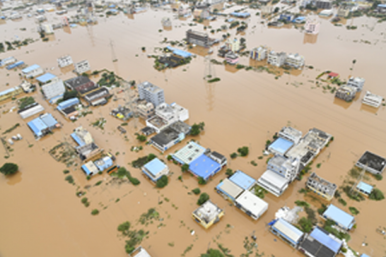 Flood-hit areas of Vijayawada remain marooned for 4th day
