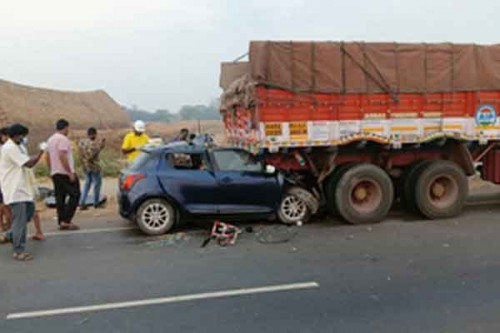 Newlywed couple among 5 killed in Andhra accident