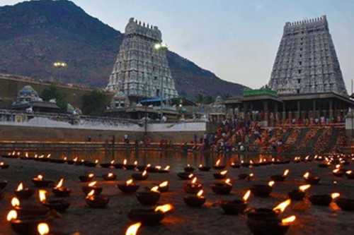 Grand Mahadeepam festival in TN's Tiruvannamalai, lakhs of devotees converge