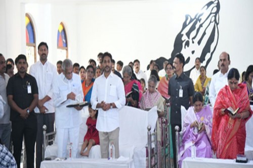 Jagan offers prayers with family members at Andhra's Pulivendula church