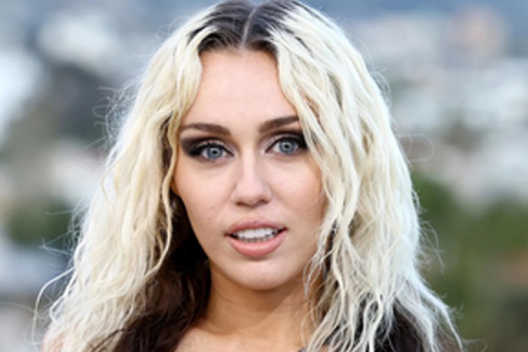 Miley Cyrus is not very active' in friendships with other entertainers