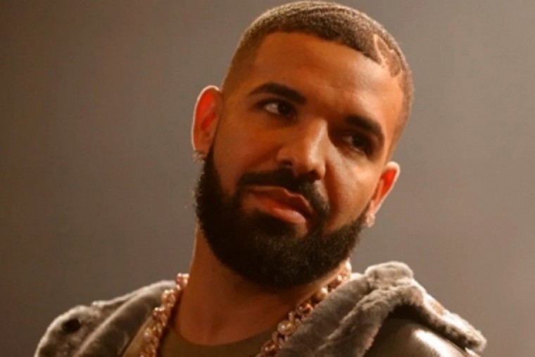 Drake disappoints fans for allegedly shading ex Rihanna on new song