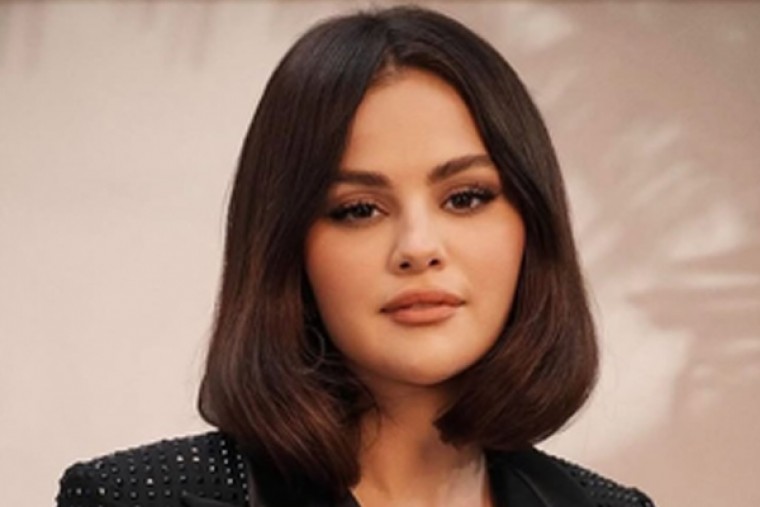 Selena Gomez talks about loneliness in Hollywood, offers helping hand to those who are struggling