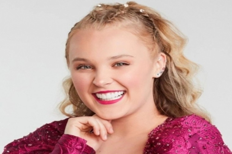 JoJo Siwa 'lost a lot' when she came out of closet