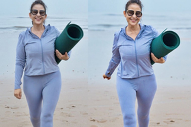 Manisha Koirala loves practising Yoga on Mumbai beaches