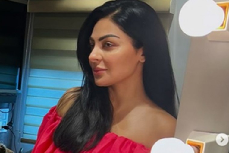 Neeru Bajwa isn't sure about 'low waist jeans' trend