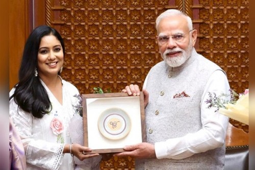 Singer Harshdeep Kaur Sings 'Ik Onkar' for PM Modi on His 75th Birthday Eve