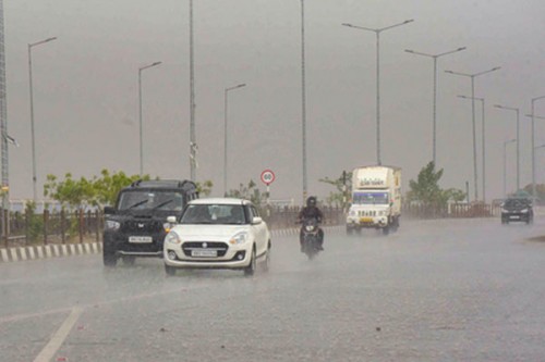 Monsoon gains pace in Bihar, IMD issues yellow alert for 18 districts