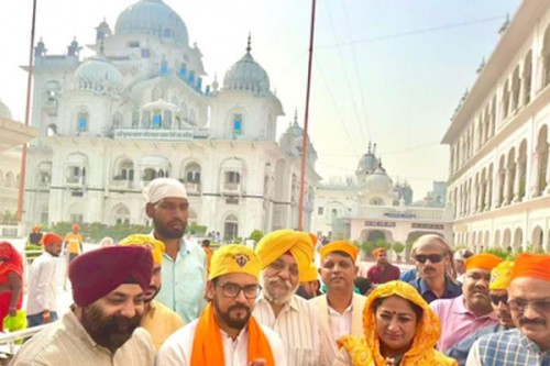 Guru Nanak's life inspiration for all of us: Delhi CM Rekha Gupta, Anurag Thakur visit Patna Sahib Gurudwara