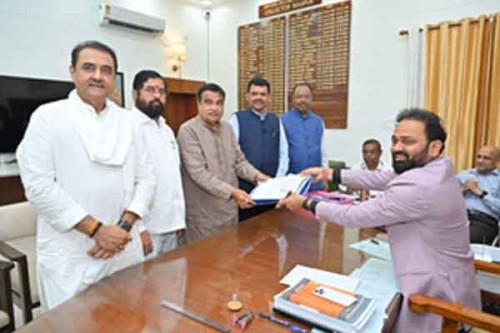 LS polls: Union Minister Nitin Gadkari files nomination from Nagpur seat
