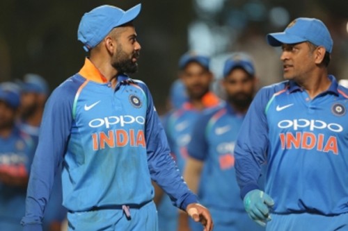 Only person who genuinely reached out to me during difficult times is Dhoni: Virat Kohli
