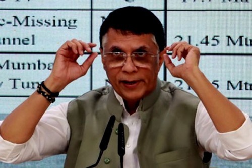 Bhagwat's remark on leaders' retirement sparks speculation; Oppn claims rift within BJP-RSS