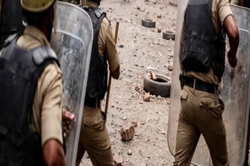 Fresh protests in Malda day after 7 Judicial Officers held hostage by protestors over name deletion