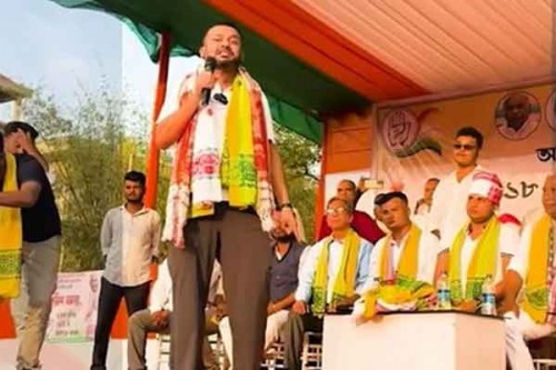 'Gujaratis as ghuspaithiyas': Cong leader stokes fresh row after Kharge's 'illiterates' jibe