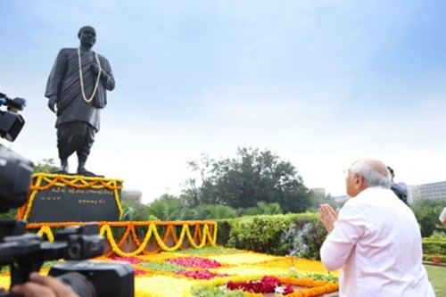 Gujarat CM, Speaker pay tribute to Sardar Patel in Assembly