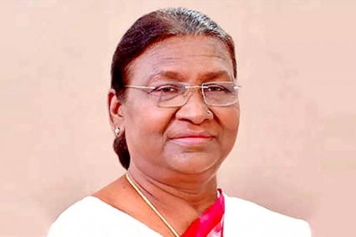 President Murmu offers prayers at Tirumala temple