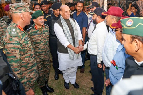 Defence Minister Rajnath Singh leads IDY celebrations at Northern Command HQs in J&K