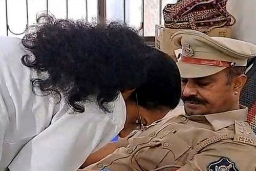 Surat Police Host Blood Donation Drive to Celebrate PM Modi's Birthday and Support Public Welfare