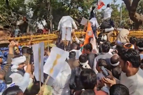 Congress workers march to UP Assembly over MGNREGA issue, several detained
