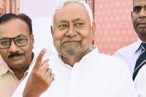 Bihar polls: CM Nitish Kumar casts his vote in Bakhtiyarpur, shows inked finger