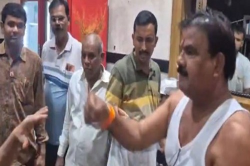 Maharashtra: Shiv Sena MLA Sanjay Gaikwad assaults canteen staff, blames it on 'rotten food'