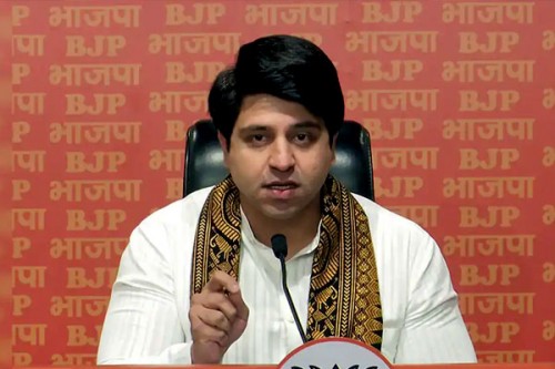 'Open hooliganism': BJP after ECI observer's vehicle attacked in Bengal