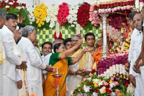 Booker Winner Banu Mushtaq Inaugurates Mysuru Dusshera, Calls Festival a Celebration of Unity