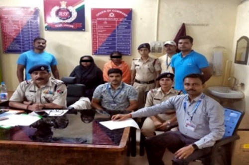 Two illegal Bangladeshi immigrants arrested from Howrah station
