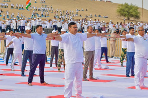 IDY 2025: CM Sharma performs yoga amid Jaisalmer sand dunes