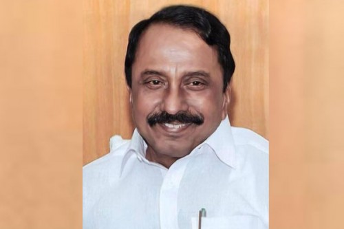 Former TN minister Sengottaiyan gives ultimatum to Palaniswami to bring back estranged AIADMK leaders