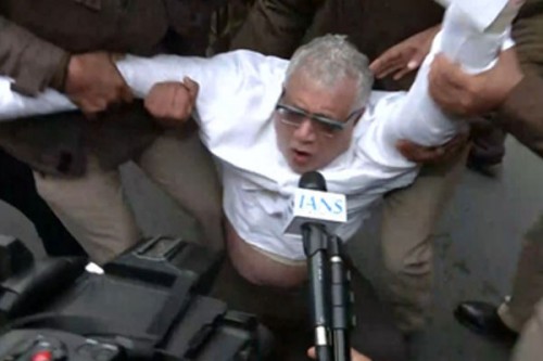 Mamata's 'khela hobey' style of political activism reflects Trinamool MPs protest in Delhi