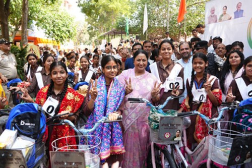 Delhi CM distributes bicycles to 1,000 schoolgirls under 'Vidya Vahini' initiative