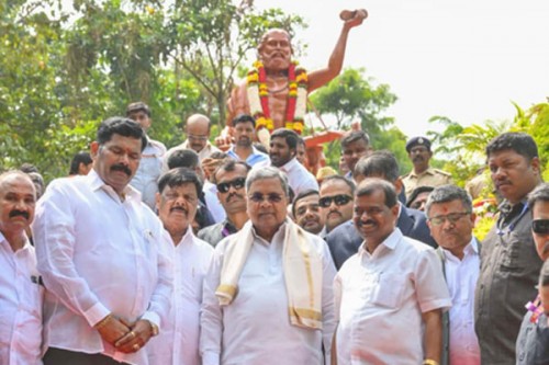 Karnataka CM: Govt to soon issue orders on Rs 3,300 per quintal for sugarcane