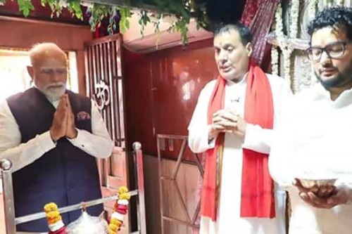 PM Modi offers prayers at Maa Daat Kali temple ahead of Delhi-Dehradun expressway inauguration