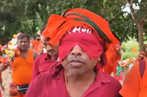 Blindfolded devotion: Rare sight on the Kachhi Kanwaria Path in Bihar's Munger