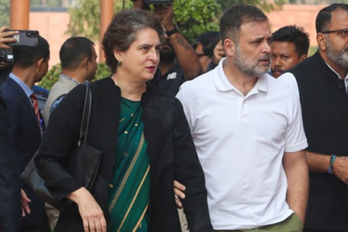 Assembly polls: Cong steps up alliance talks; Rahul, Priyanka may visit TN soon