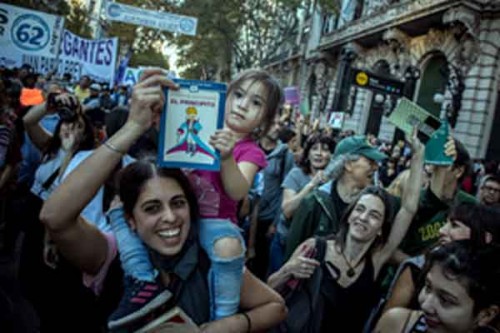 Hundreds of thousands march in Argentina against education austerity
