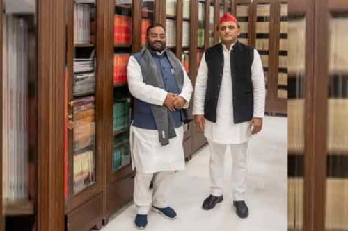 SP leader Maurya banned from UP temple, his statement irks Akhilesh
