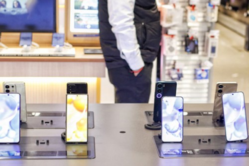 Indian smartphone volumes may see headwinds from global RAM prices: Report