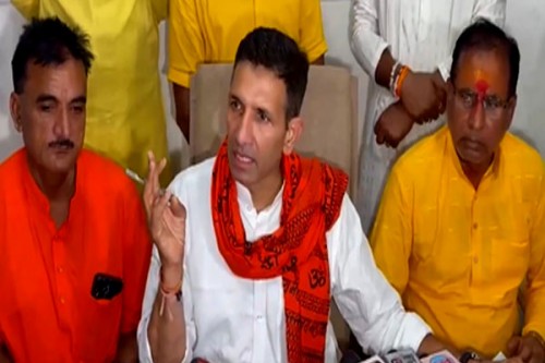 Row erupts after MP Congress accuses BJP of facilitating cow slaughter, beef exports