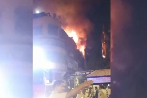 At least 60 rescued, one injured in Mumbai building blaze